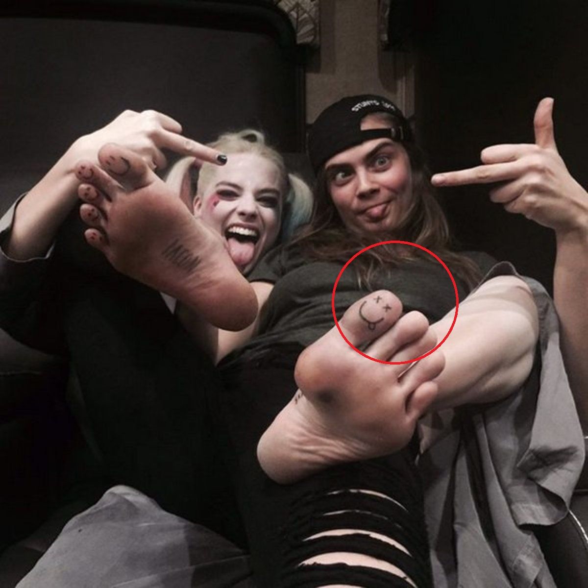 Margot Robbie šypsenėlių tatuiruotės