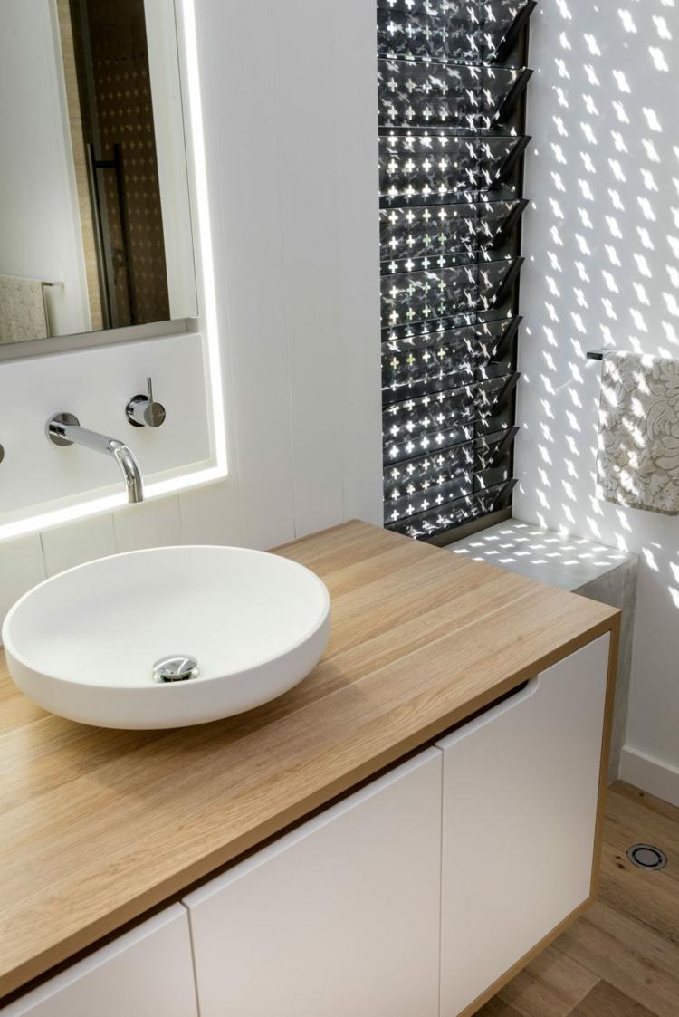 Ideea vie cu efecte de lumină prin protecția solară originală maritim-idei-de-viață-protecție solară-fereastră-metal-perete-alb