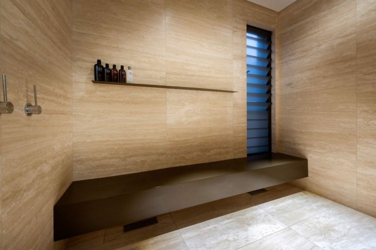 Idei de viață maritimă - cameră mare umedă maritim-idei-de-viata-perete-bej-pardoseli-gri-gresie-pamant-picioare-baie