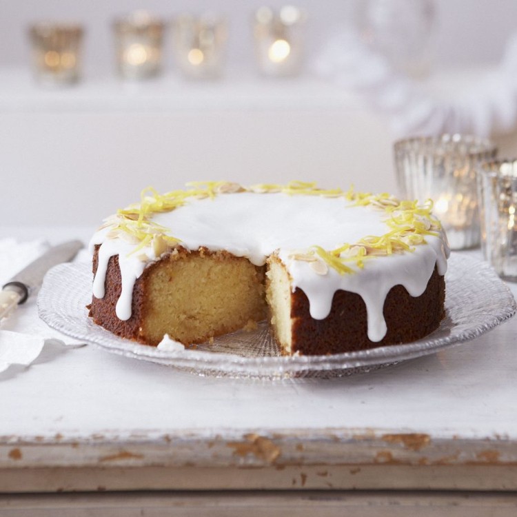 Faceți tort de marțipan turnați lămâie