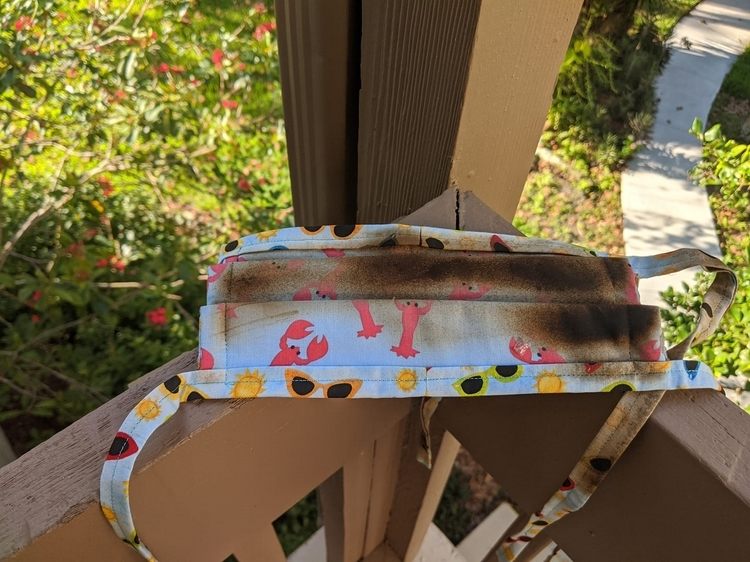 Dezinfectarea măștii în cuptorul cu microunde este periculoasă