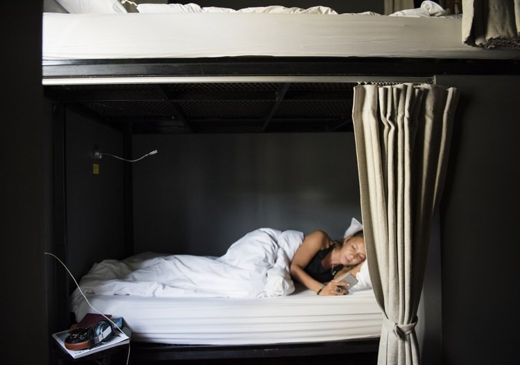 saltea moale sau tare ideală pentru traverse laterale