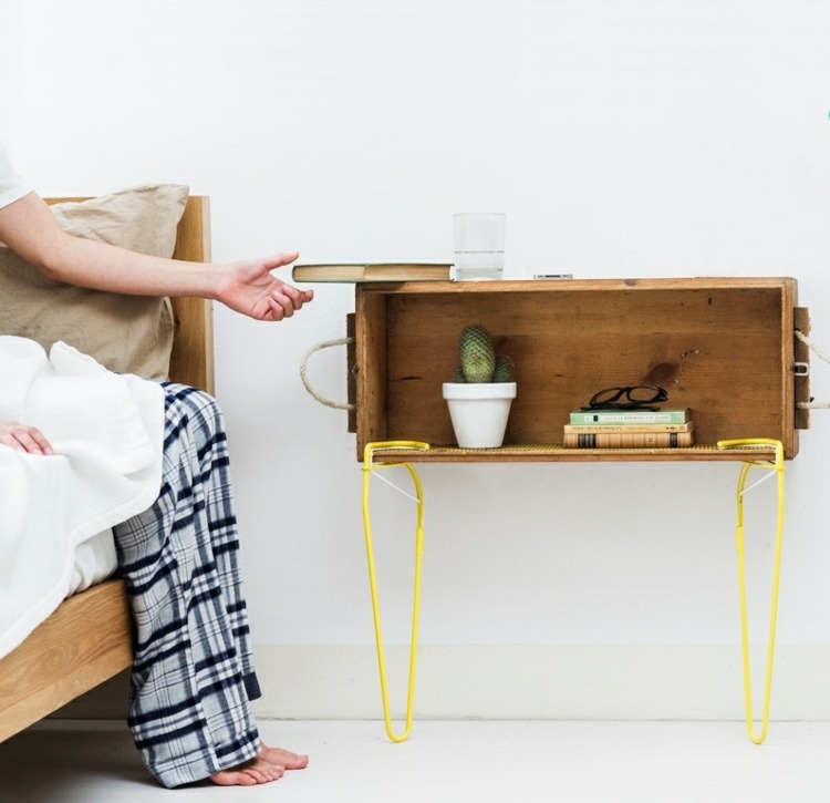 Cu accesoriul Snap, această masă laterală creează o combinație de stil rustic și modern accesoriu mobilier snap masă picior galben dulap plantă