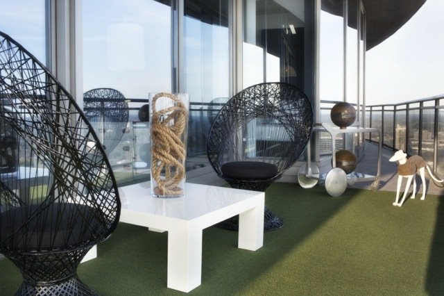 balcon modern mobilier elegant funii deco Balcon mobilier elegant deco frânghii figurină câine