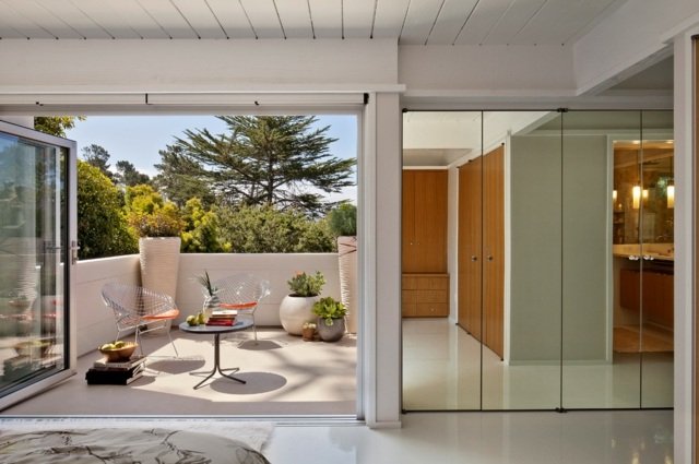 Idei balcon poze decor mobilier ghivece flori supradimensionate Idei poze mobilier decorare ghivece flori masa
