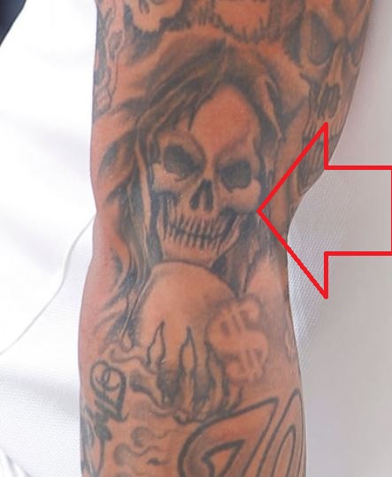 Micheal rindo tatuagem de fantasma