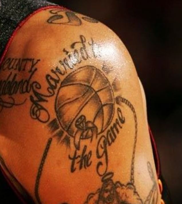 Micheal rindo tatuagem de fantasma