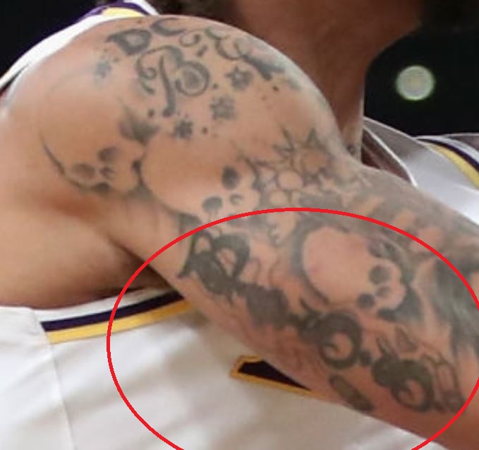 Tatuagem de bíceps de Michael