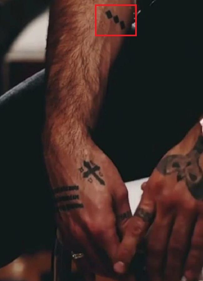 Michele Morrone-tatouage-droit-avant-bras