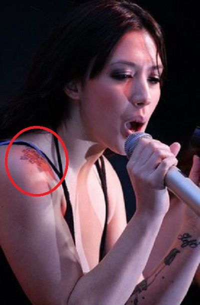 tatouage fleur michelle