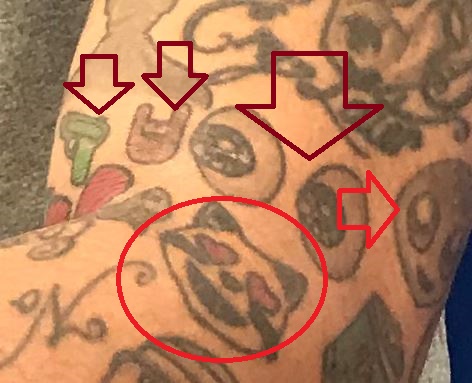 Mike Mickey Mouse, Donouts, Gun