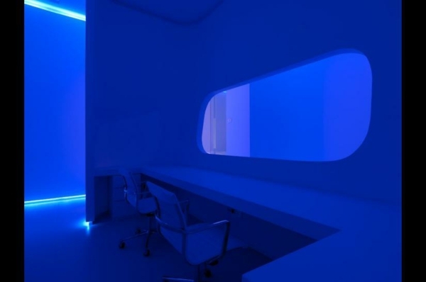 clădire de birouri albastru alb arhitectură minimalistă - design interior interesant