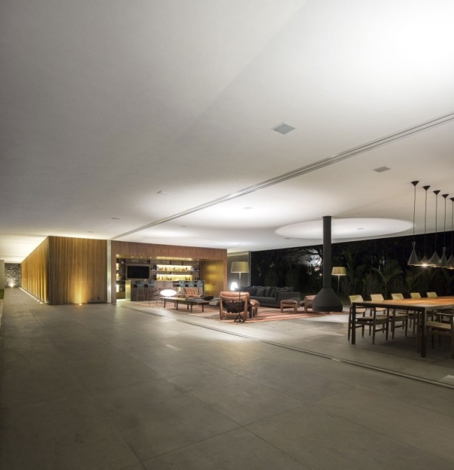 Podea din beton casă pasivă fațadă deschisă elemente glisante ușă de sticlă