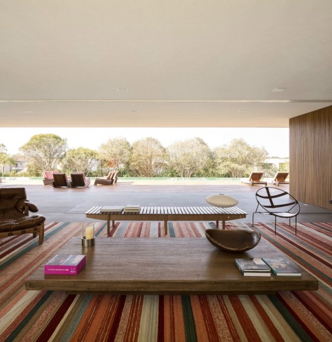 Masă din lemn real, verandă solidă, rustică, deschisă, cu acoperiș