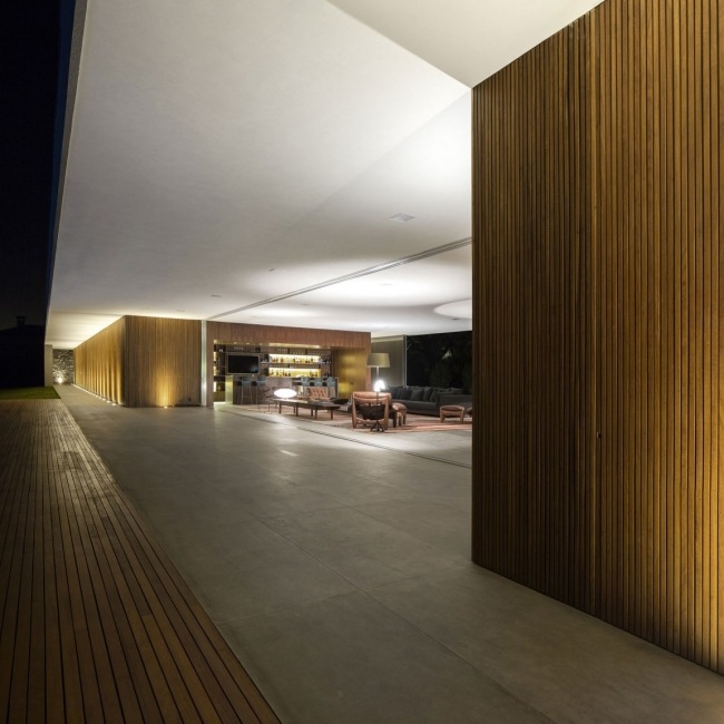 Casa de design spațioasă a habitatelor Brazilia Plan deschis