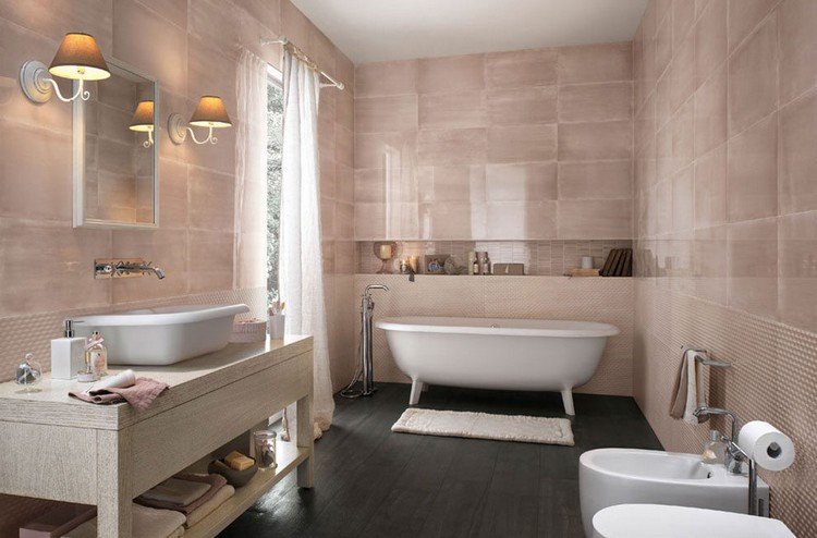 un ton plăcut maro-roz în baie gresie-baie-moderna-maro-roz-lustruita