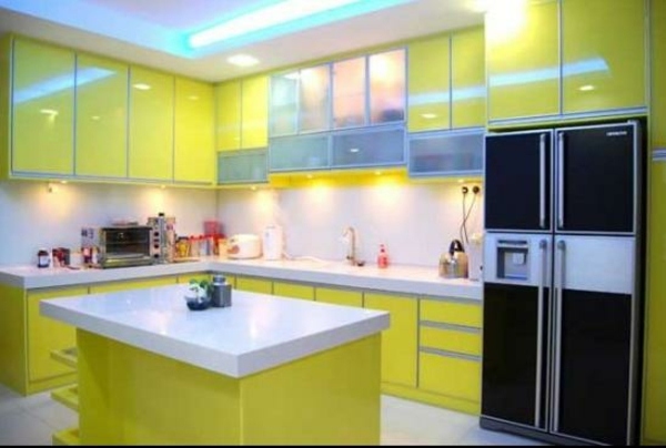 lumini de tavan din bucătărie modernă galbenă galben-modern-bucătărie-tavan-iluminat