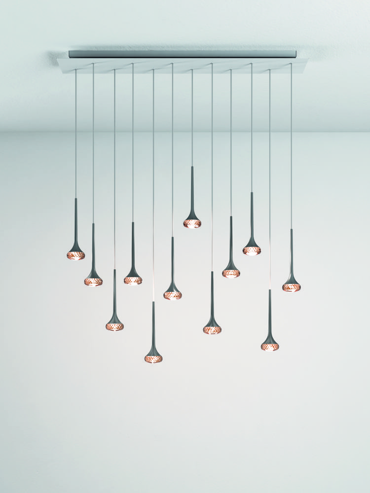 Lămpi suspendate în mai multe combinații lumini-cristal-led-liniare-aranjate-diferite-inaltimi