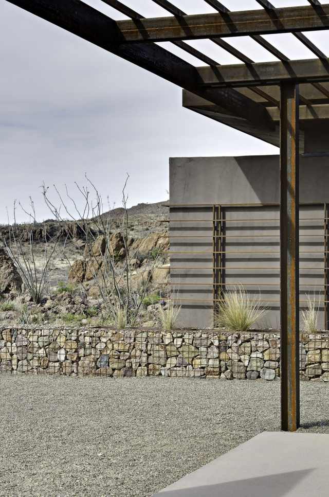 reședință modernă în armonie cu pigmenții naturali din piatră