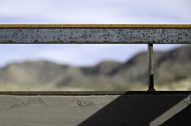 reședința modernă materialul din oțel ruginit influențează naturalețea