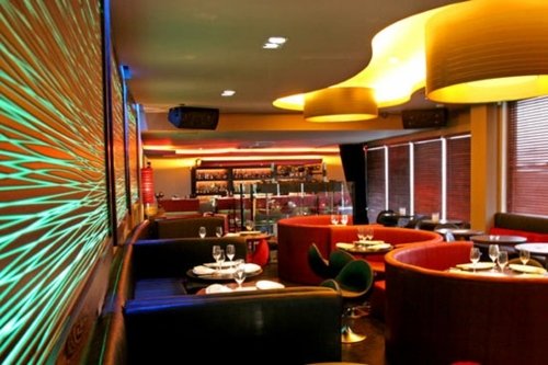 placare de perete moderna iluminare panouri din lemn bar iluminat modern de placare a peretelui