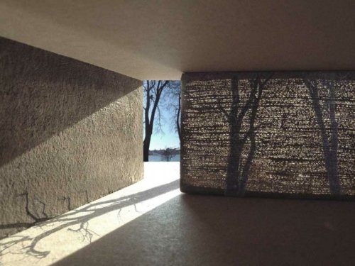 Ideea de placare a zidului de beton cu față clară Ideea de ecran concret cu față corectă