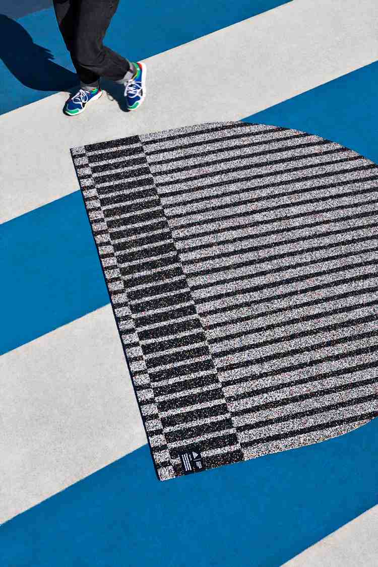 covor modern adidași vechi reciclare Adidas