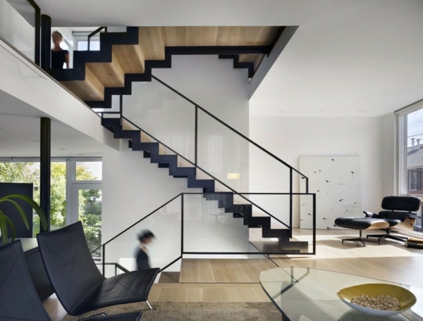 Casa în plan deschis - trei etaje Casa în plan deschis - trei etaje