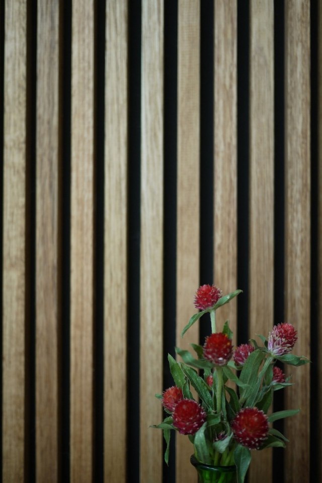 casă modernă materiale naturale lemn de esență tare Casă unifamilială modernă materiale naturale din lemn de esență tare