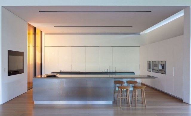 casa unifamilială tel aviv interior bucătărie insulă alb minimalist casă unifamilială modernă tel aviv bucătărie insulă alb minimalist
