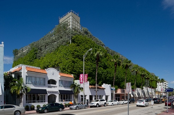 Garaje de parcare Balet valet spectaculos Garaj fațadă verde Miami Garaj de parcare spectaculos Balet Valet Garaj Design Miami fațadă verde