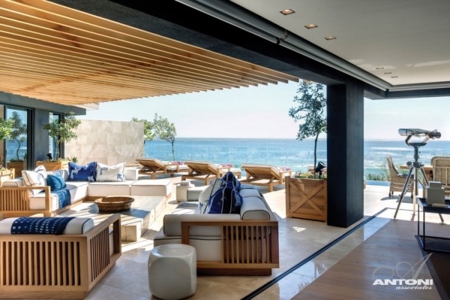 Clifton Beach modernă plajă vilă terasă deschisă mobilier din lemn Clifton Beach, terasa casei de pe plajă, deschide plafoanele din lemn