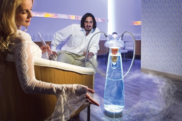 țeavă de sticlă narghilea design modern meduseesign pipă de sticlă narghilea de designer modern de la medusedesign