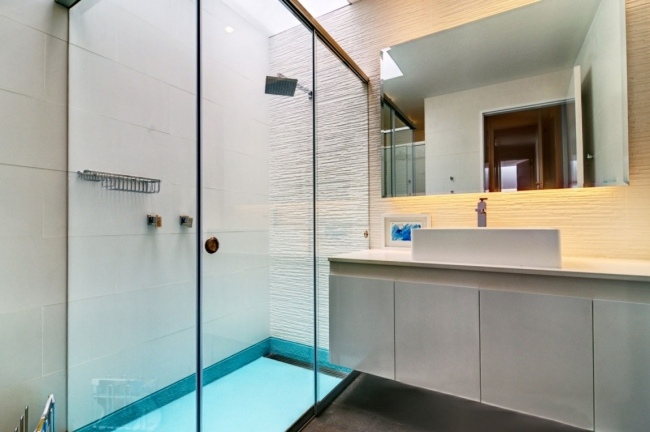 cabină de duș ușă din sticlă casa seta casă de designer cu terasă pe acoperiș