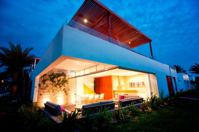 zona de relaxare acoperita casa seta casa de designer cu terasa pe acoperis