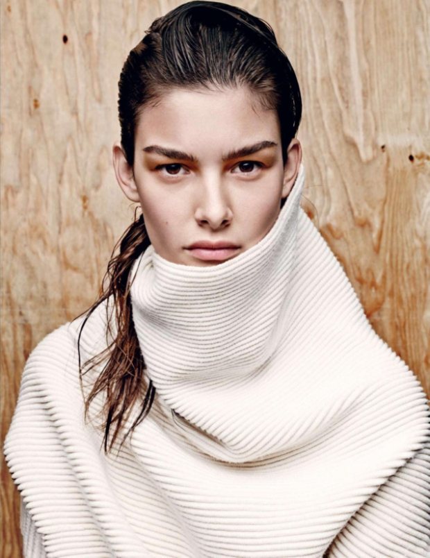 Pulover Ophelie-Guillermand-Vogue-Rusia-septembrie-guler