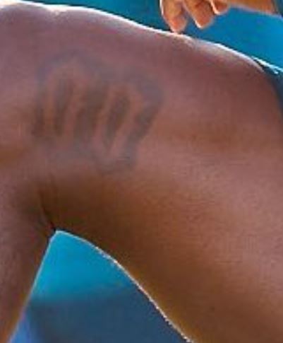 Moise太もものタトゥー