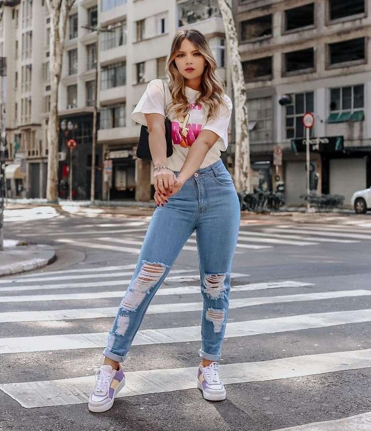 tinuta tricou alb femei mama blugi combina vara