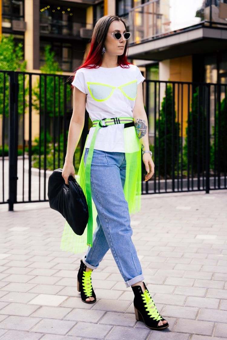 Accesorii tendințe 2021 blugi mama combină vara