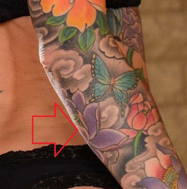 Tatuagem do braço de Alexandre