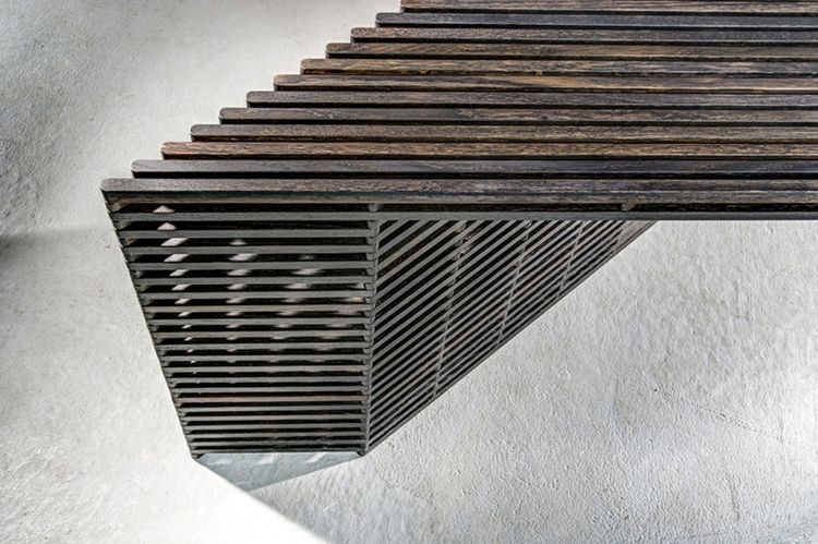 Șipci destul de lemnoase mobilier-lemn-industrial-lac-negru-ponosit