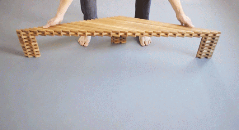 Mobilier de formă triunghiulară și orice dimensiune mobilier din lemn triunghi-masuta-cafea-dimensiune-reglabila