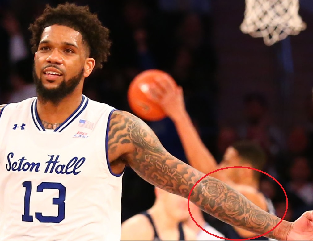 Myles Powell kairės riešo tatuiruotė