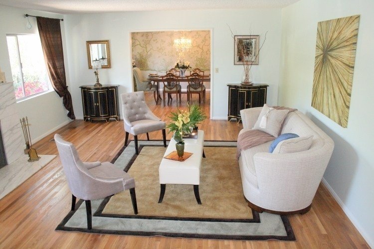 Se poate folosi și Feng Shui cu mobilier clasic feng-shui-living-mobilier-clasic-canapea-rotund-mediu-covor-podea-din-lemn-fereastră-mobilier-antic