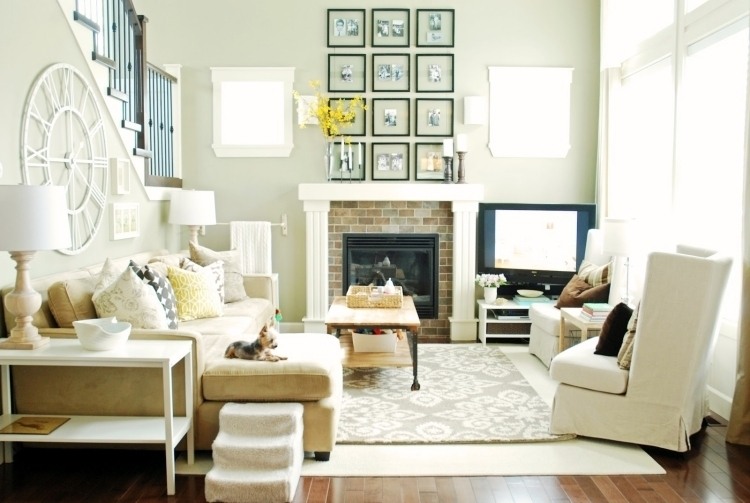 Living sub scări cu șemineu feng-shui-living-mobilier-luminos-tv-fotoliu-canapea-poze-scari-tv