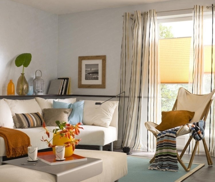 modern și potrivit pentru apartamente mai mici - mobilier conform Feng Shui feng-shui-sufragerie-mobilier-colorat-canapea-perdele-deco-alb-babzblau