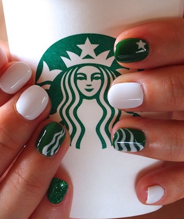 Starbucks unghii cu efect de unghii în verde cu model de stele și valuri Starbucks-Nail-Design-Effect-Nails-Green-Stars-Waves-Pattern