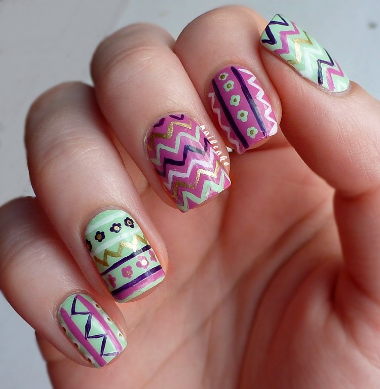 Culori pastelate și detalii variate pe unghii nail art-design-pink-mint-green-pink-zugzag-creative-lines