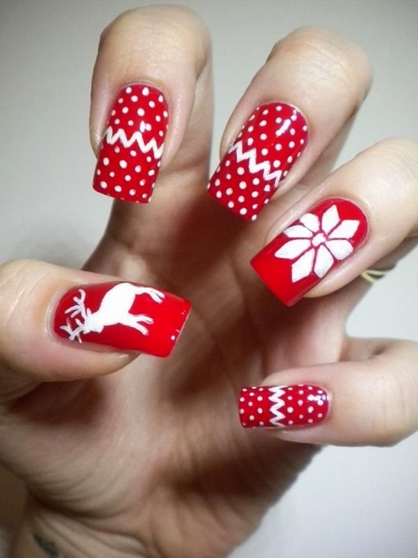 unghii de Crăciun roșii cu idei de motive albe Nail art-design-motive de Crăciun-palton roșu-bază