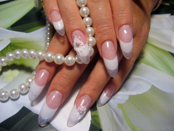 Stiletto NailAt cu idei de unghii cu gel alb pentru redenumire design-francez-nail-art-stiletto-cu-design-eficient